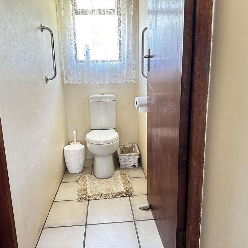 2 Bedroom Property for Sale in Fraaiuitsig Western Cape